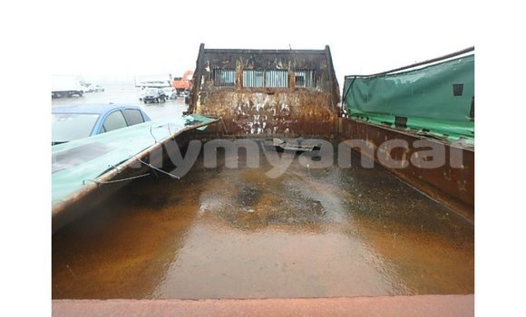 Buy Import Nissan Evalia Brown Truck in Import - Dubai in Ayeyarwady Buy Import Nissan Evalia Brown Truck in Import - Dubai in Ayeyarwady