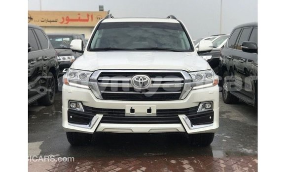 Acheter Import Voiture Toyota Land Cruiser Blanc à Import - Dubai, #<Region:0x000000000c5121b8> Acheter Import Voiture Toyota Land Cruiser Blanc à Import - Dubai, #<Region:0x000000000c5121b8>