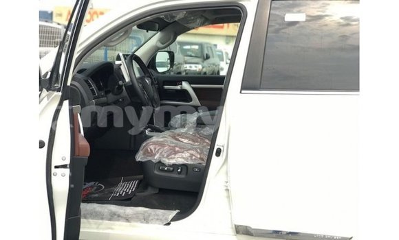 Acheter Import Voiture Toyota Land Cruiser Blanc à Import - Dubai, #<Region:0x000000000c5121b8> Acheter Import Voiture Toyota Land Cruiser Blanc à Import - Dubai, #<Region:0x000000000c5121b8>