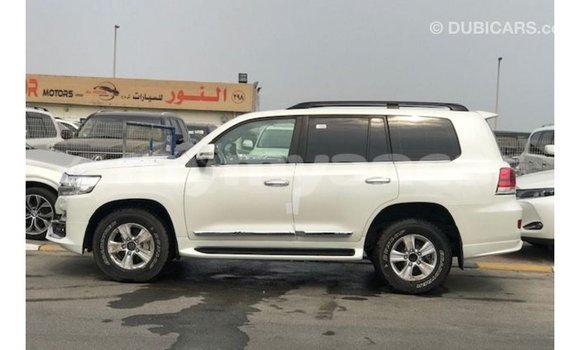 Acheter Import Voiture Toyota Land Cruiser Blanc à Import - Dubai, #<Region:0x000000000c5121b8> Acheter Import Voiture Toyota Land Cruiser Blanc à Import - Dubai, #<Region:0x000000000c5121b8>