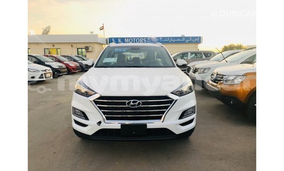 သွင်းကုန် Hyundai Tucson White ကား Import - Dubai Ayeyarwady သွင်းကုန် Hyundai Tucson White ကား Import - Dubai Ayeyarwady