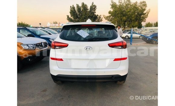 သွင်းကုန် Hyundai Tucson White ကား Import - Dubai Ayeyarwady သွင်းကုန် Hyundai Tucson White ကား Import - Dubai Ayeyarwady