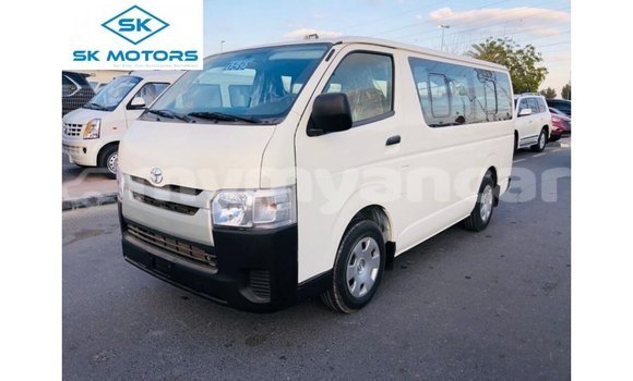 Buy Import Toyota Hiace White Car in Import - Dubai in Ayeyarwady Buy Import Toyota Hiace White Car in Import - Dubai in Ayeyarwady