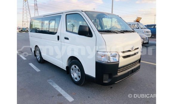 သွင်းကုန် Toyota Hiace White ကား Import - Dubai Ayeyarwady သွင်းကုန် Toyota Hiace White ကား Import - Dubai Ayeyarwady