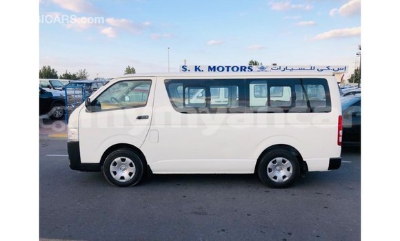 သွင်းကုန် Toyota Hiace White ကား Import - Dubai Ayeyarwady သွင်းကုန် Toyota Hiace White ကား Import - Dubai Ayeyarwady
