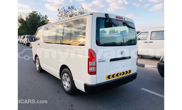 သွင်းကုန် Toyota Hiace White ကား Import - Dubai Ayeyarwady သွင်းကုန် Toyota Hiace White ကား Import - Dubai Ayeyarwady