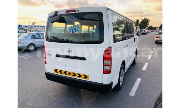 သွင်းကုန် Toyota Hiace White ကား Import - Dubai Ayeyarwady သွင်းကုန် Toyota Hiace White ကား Import - Dubai Ayeyarwady