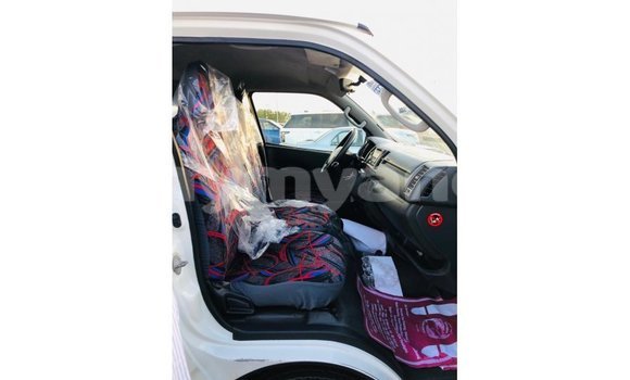 သွင်းကုန် Toyota Hiace White ကား Import - Dubai Ayeyarwady သွင်းကုန် Toyota Hiace White ကား Import - Dubai Ayeyarwady