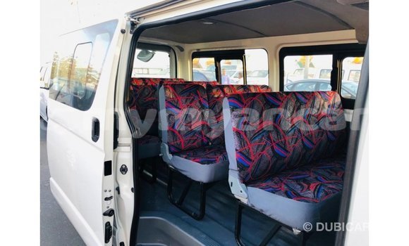သွင်းကုန် Toyota Hiace White ကား Import - Dubai Ayeyarwady သွင်းကုန် Toyota Hiace White ကား Import - Dubai Ayeyarwady