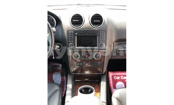 သွင်းကုန် Mercedes-Benz 190 (W201) Other ကား Import - Dubai Ayeyarwady သွင်းကုန် Mercedes-Benz 190 (W201) Other ကား Import - Dubai Ayeyarwady