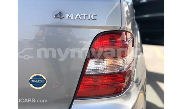 သွင်းကုန် Mercedes-Benz 190 (W201) Other ကား Import - Dubai Ayeyarwady သွင်းကုန် Mercedes-Benz 190 (W201) Other ကား Import - Dubai Ayeyarwady