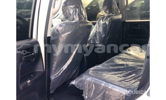 သွင်းကုန် Toyota Land Cruiser White ကား Import - Dubai Ayeyarwady သွင်းကုန် Toyota Land Cruiser White ကား Import - Dubai Ayeyarwady