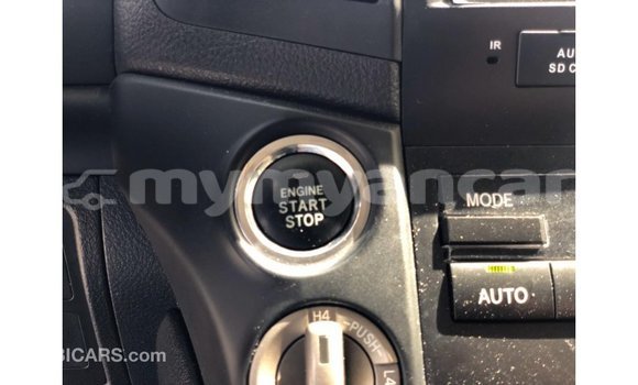 သွင်းကုန် Toyota Land Cruiser White ကား Import - Dubai Ayeyarwady သွင်းကုန် Toyota Land Cruiser White ကား Import - Dubai Ayeyarwady