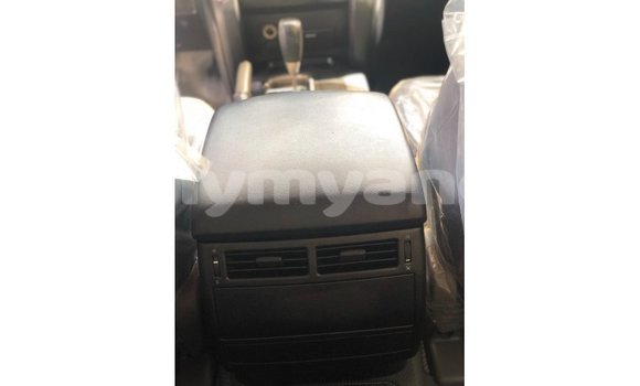 သွင်းကုန် Toyota Land Cruiser White ကား Import - Dubai Ayeyarwady သွင်းကုန် Toyota Land Cruiser White ကား Import - Dubai Ayeyarwady