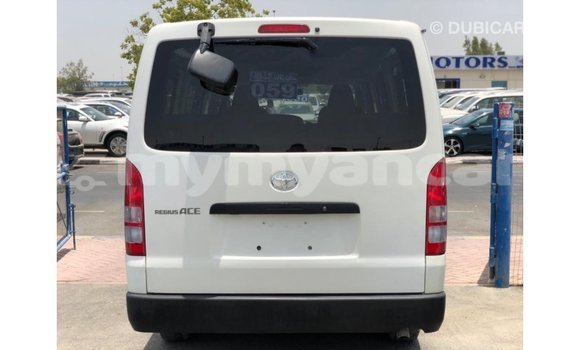 သွင်းကုန် Toyota Hiace White ကား Import - Dubai Ayeyarwady သွင်းကုန် Toyota Hiace White ကား Import - Dubai Ayeyarwady