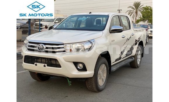 သွင်းကုန် Toyota Hilux White ကား Import - Dubai Ayeyarwady သွင်းကုန် Toyota Hilux White ကား Import - Dubai Ayeyarwady