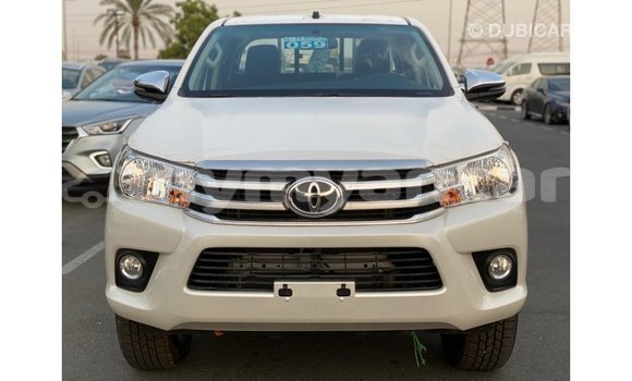 သွင်းကုန် Toyota Hilux White ကား Import - Dubai Ayeyarwady သွင်းကုန် Toyota Hilux White ကား Import - Dubai Ayeyarwady
