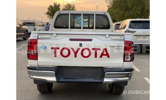 သွင်းကုန် Toyota Hilux White ကား Import - Dubai Ayeyarwady သွင်းကုန် Toyota Hilux White ကား Import - Dubai Ayeyarwady
