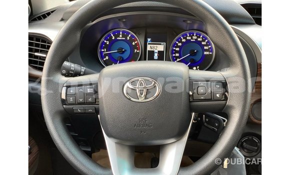 သွင်းကုန် Toyota Hilux White ကား Import - Dubai Ayeyarwady သွင်းကုန် Toyota Hilux White ကား Import - Dubai Ayeyarwady