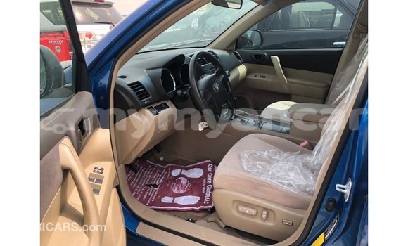 သွင်းကုန် Toyota Highlander Blue ကား Import - Dubai Ayeyarwady သွင်းကုန် Toyota Highlander Blue ကား Import - Dubai Ayeyarwady