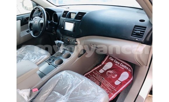 Buy Import Toyota Highlander Other Car in Import - Dubai in Ayeyarwady Buy Import Toyota Highlander Other Car in Import - Dubai in Ayeyarwady