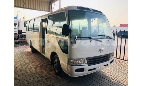 သွင်းကုန် Toyota Coaster White ကား Import - Dubai Ayeyarwady သွင်းကုန် Toyota Coaster White ကား Import - Dubai Ayeyarwady
