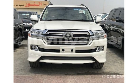 သွင်းကုန် Toyota Land Cruiser White ကား Import - Dubai Ayeyarwady သွင်းကုန် Toyota Land Cruiser White ကား Import - Dubai Ayeyarwady