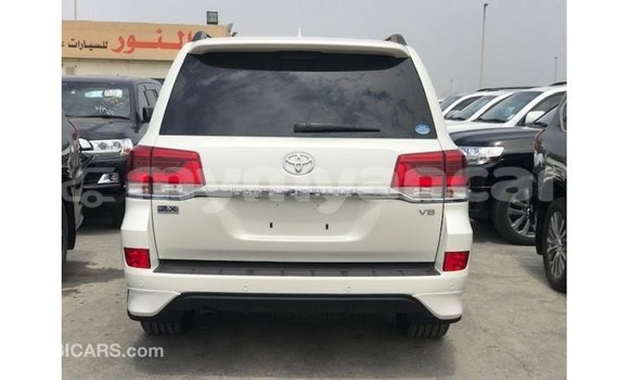 သွင်းကုန် Toyota Land Cruiser White ကား Import - Dubai Ayeyarwady သွင်းကုန် Toyota Land Cruiser White ကား Import - Dubai Ayeyarwady