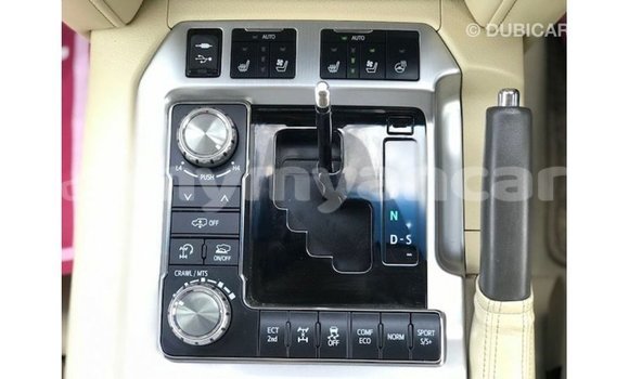 သွင်းကုန် Toyota Land Cruiser White ကား Import - Dubai Ayeyarwady သွင်းကုန် Toyota Land Cruiser White ကား Import - Dubai Ayeyarwady