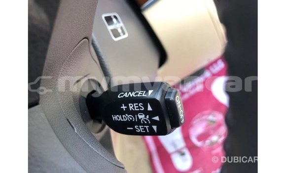 သွင်းကုန် Toyota Land Cruiser White ကား Import - Dubai Ayeyarwady သွင်းကုန် Toyota Land Cruiser White ကား Import - Dubai Ayeyarwady