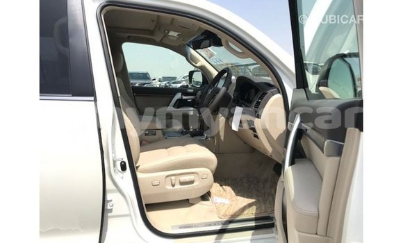Acheter Import Voiture Toyota Land Cruiser Blanc à Import - Dubai, #<Region:0x000000000c5121b8> Acheter Import Voiture Toyota Land Cruiser Blanc à Import - Dubai, #<Region:0x000000000c5121b8>