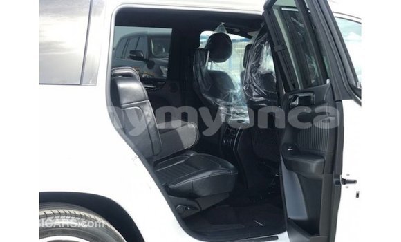 သွင်းကုန် Mercedes-Benz 190 (W201) White ကား Import - Dubai Ayeyarwady သွင်းကုန် Mercedes-Benz 190 (W201) White ကား Import - Dubai Ayeyarwady