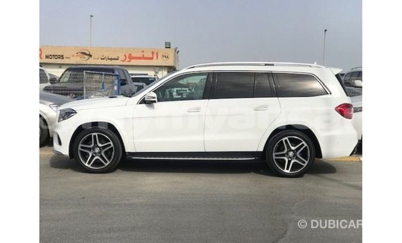 သွင်းကုန် Mercedes-Benz 190 (W201) White ကား Import - Dubai Ayeyarwady သွင်းကုန် Mercedes-Benz 190 (W201) White ကား Import - Dubai Ayeyarwady