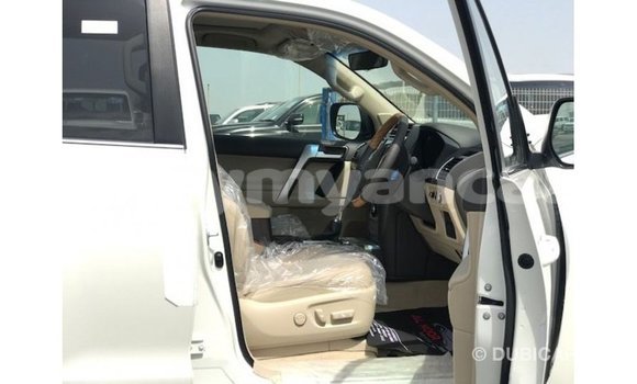 သွင်းကုန် Toyota Prado White ကား Import - Dubai Ayeyarwady သွင်းကုန် Toyota Prado White ကား Import - Dubai Ayeyarwady