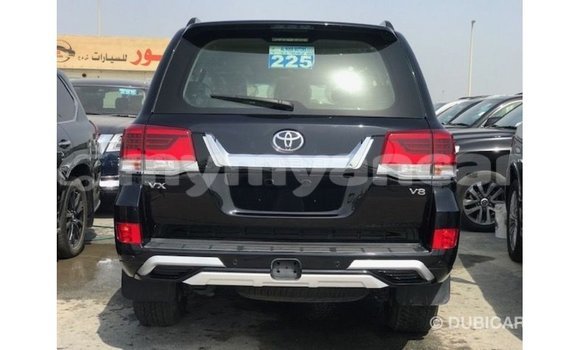 သွင်းကုန် Toyota Land Cruiser Black ကား Import - Dubai Ayeyarwady သွင်းကုန် Toyota Land Cruiser Black ကား Import - Dubai Ayeyarwady