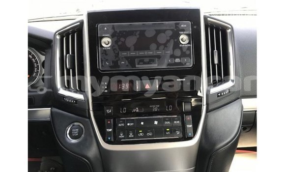 သွင်းကုန် Toyota Land Cruiser Black ကား Import - Dubai Ayeyarwady သွင်းကုန် Toyota Land Cruiser Black ကား Import - Dubai Ayeyarwady