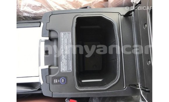 သွင်းကုန် Toyota Land Cruiser Black ကား Import - Dubai Ayeyarwady သွင်းကုန် Toyota Land Cruiser Black ကား Import - Dubai Ayeyarwady