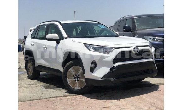 Buy Import Toyota 4Runner White Car in Import - Dubai in Ayeyarwady