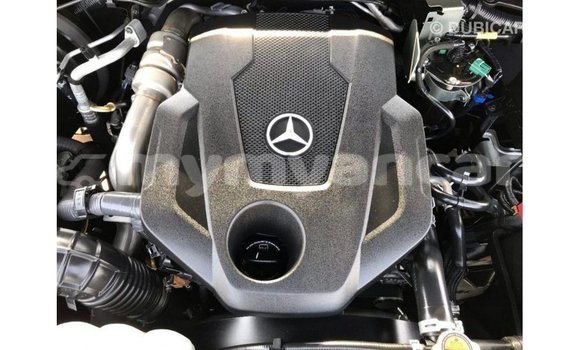 သွင်းကုန် Mercedes-Benz 250 Black ကား Import - Dubai Ayeyarwady သွင်းကုန် Mercedes-Benz 250 Black ကား Import - Dubai Ayeyarwady