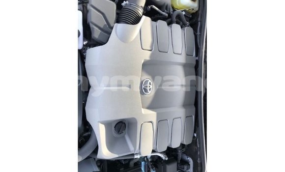 သွင်းကုန် Toyota Land Cruiser White ကား Import - Dubai Ayeyarwady သွင်းကုန် Toyota Land Cruiser White ကား Import - Dubai Ayeyarwady