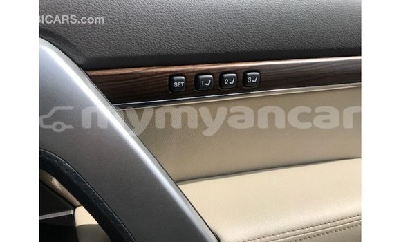 သွင်းကုန် Toyota Land Cruiser Black ကား Import - Dubai Ayeyarwady သွင်းကုန် Toyota Land Cruiser Black ကား Import - Dubai Ayeyarwady