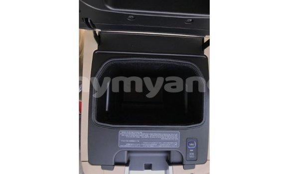 သွင်းကုန် Toyota Land Cruiser Black ကား Import - Dubai Ayeyarwady သွင်းကုန် Toyota Land Cruiser Black ကား Import - Dubai Ayeyarwady