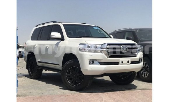 Acheter Import Voiture Toyota Land Cruiser Blanc à Import - Dubai, #<Region:0x000000000c5121b8> Acheter Import Voiture Toyota Land Cruiser Blanc à Import - Dubai, #<Region:0x000000000c5121b8>