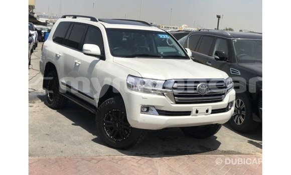 Buy Import Toyota Land Cruiser White Car in Import - Dubai in Ayeyarwady Buy Import Toyota Land Cruiser White Car in Import - Dubai in Ayeyarwady