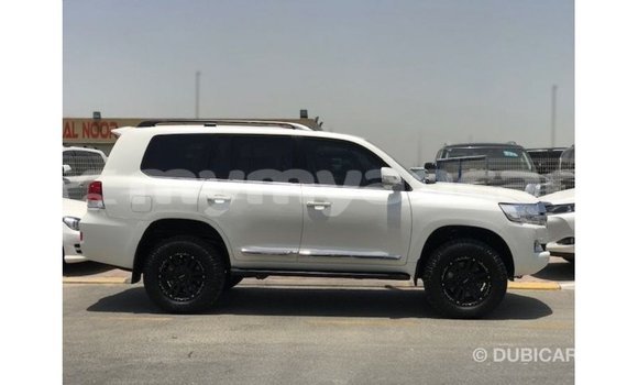 Buy Import Toyota Land Cruiser White Car in Import - Dubai in Ayeyarwady Buy Import Toyota Land Cruiser White Car in Import - Dubai in Ayeyarwady