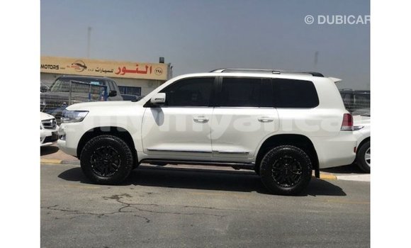 Buy Import Toyota Land Cruiser White Car in Import - Dubai in Ayeyarwady Buy Import Toyota Land Cruiser White Car in Import - Dubai in Ayeyarwady