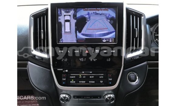 Buy Import Toyota Land Cruiser White Car in Import - Dubai in Ayeyarwady Buy Import Toyota Land Cruiser White Car in Import - Dubai in Ayeyarwady