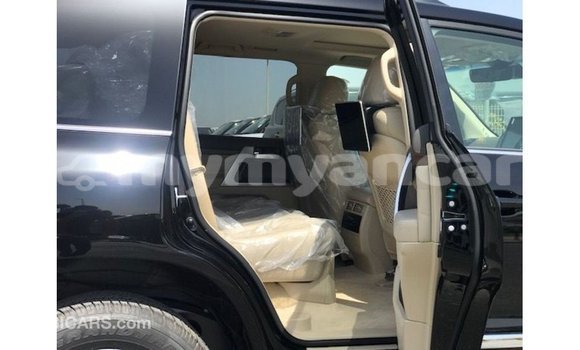 သွင်းကုန် Toyota Land Cruiser Black ကား Import - Dubai Ayeyarwady သွင်းကုန် Toyota Land Cruiser Black ကား Import - Dubai Ayeyarwady