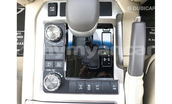 သွင်းကုန် Toyota Land Cruiser Black ကား Import - Dubai Ayeyarwady သွင်းကုန် Toyota Land Cruiser Black ကား Import - Dubai Ayeyarwady