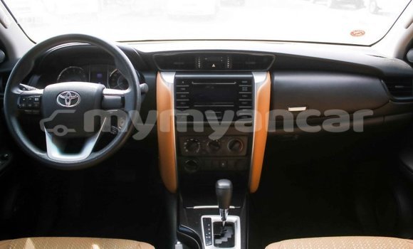 Acheter Import Voiture Toyota Fortuner Blanc à Import - Dubai, #<Region:0x000000000c5121b8> Acheter Import Voiture Toyota Fortuner Blanc à Import - Dubai, #<Region:0x000000000c5121b8>